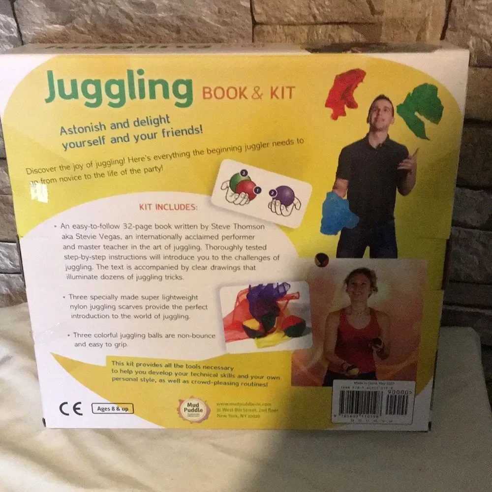 Juggling kit With Book and Accessories